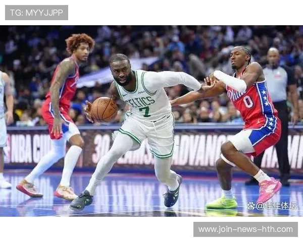 布朗连续助攻,绿军进攻流畅可观