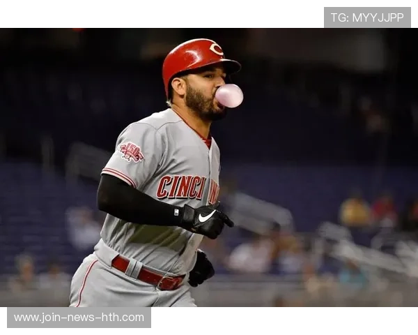 费尔南德斯击出满贯本垒打，全场震撼